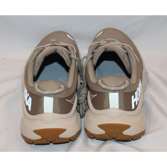Athletic_Shoes